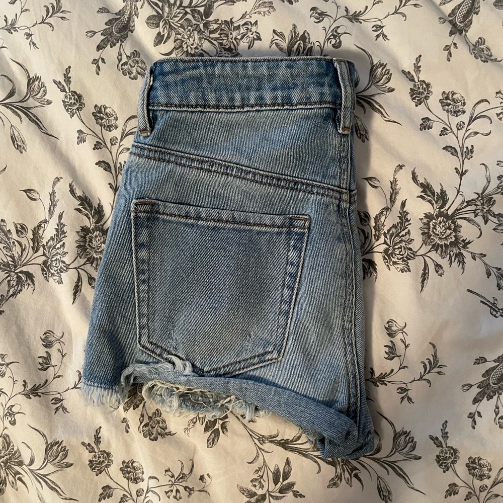 PACSUN HIGH RISE SHORT - Picture 2 of 2